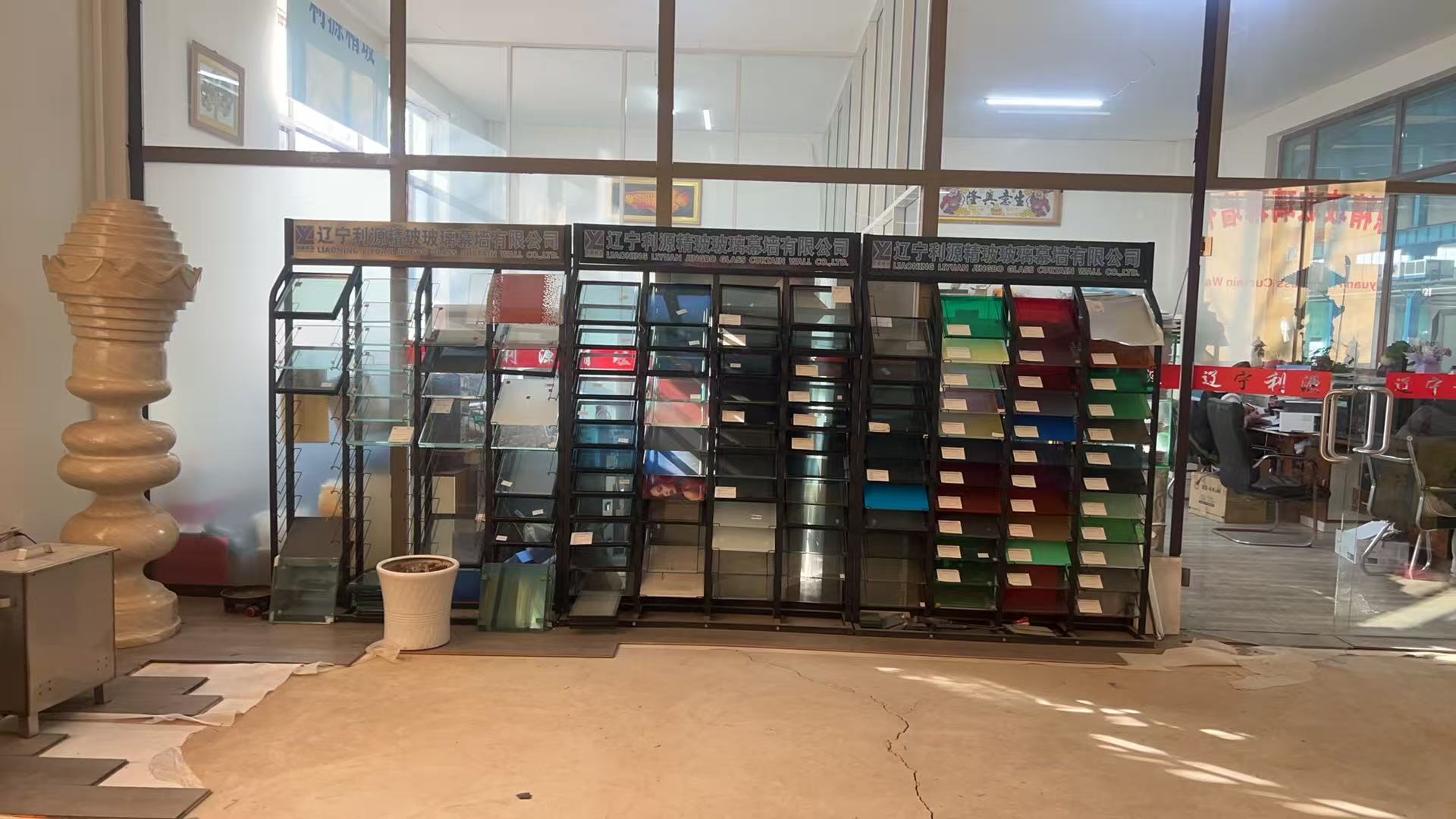 大连市工程玻璃批量采购夹层夹丝玻璃 - 价格